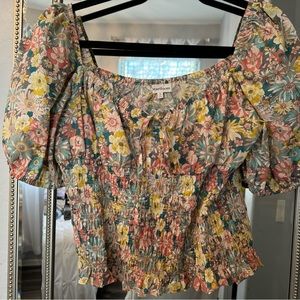 Women’s floral blouse. Size L
